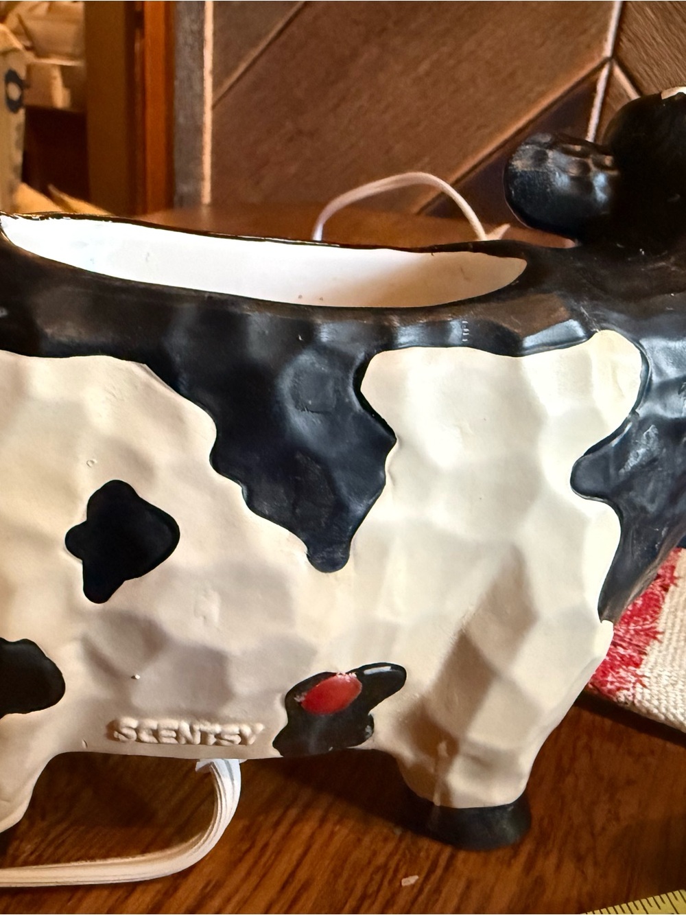 Scentsy Cow Wax Warmer - - Picture 5 of 9